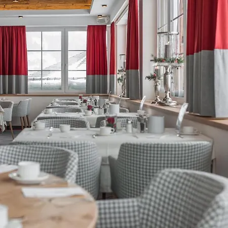 Superior Edelweiss Hotel